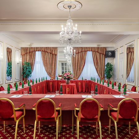 Ambassador Zlata Husa Прага Екстер'єр фото The ballroom