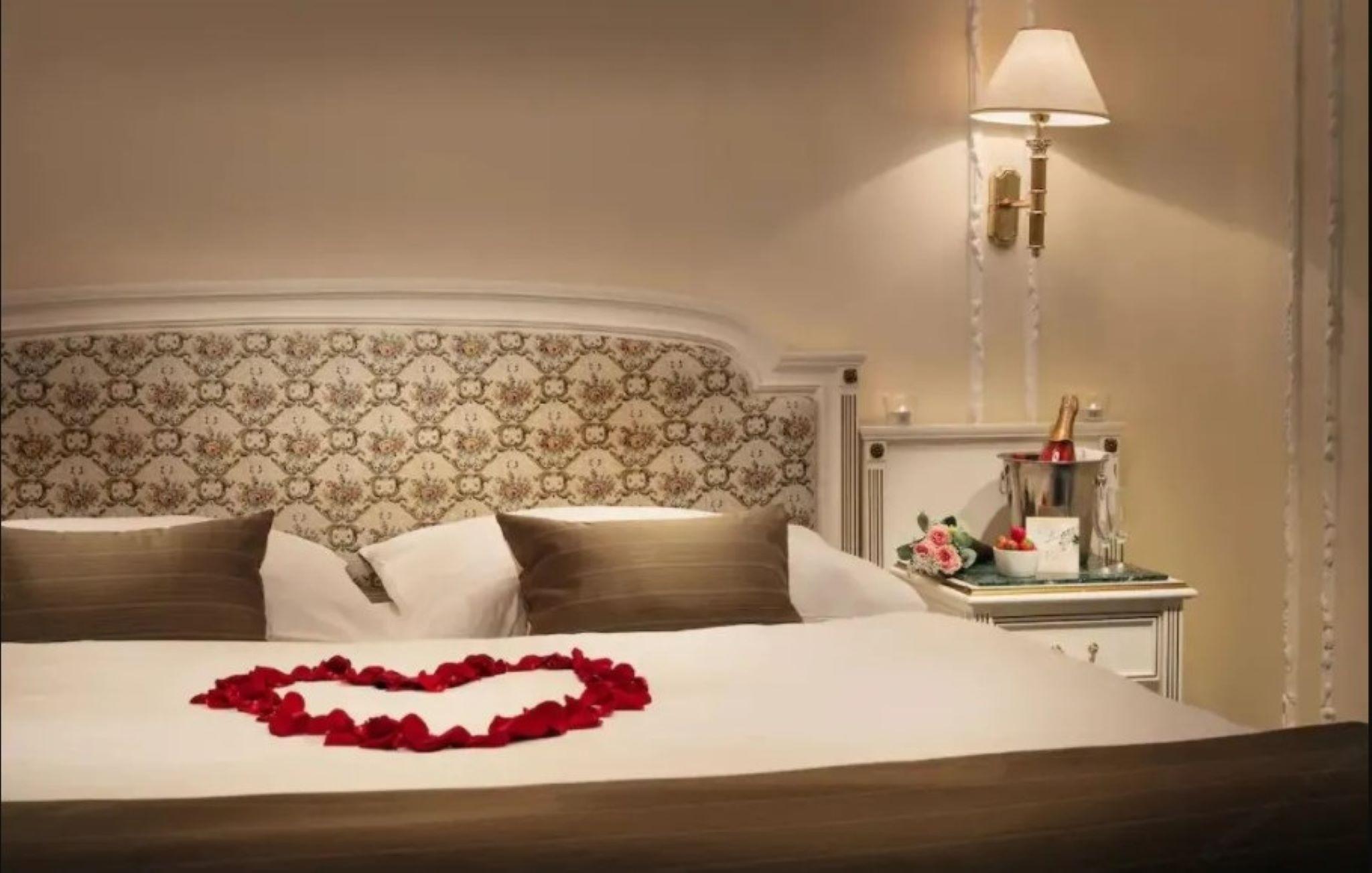 Ambassador Zlata Husa Прага Екстер'єр фото A bedroom at the hotel