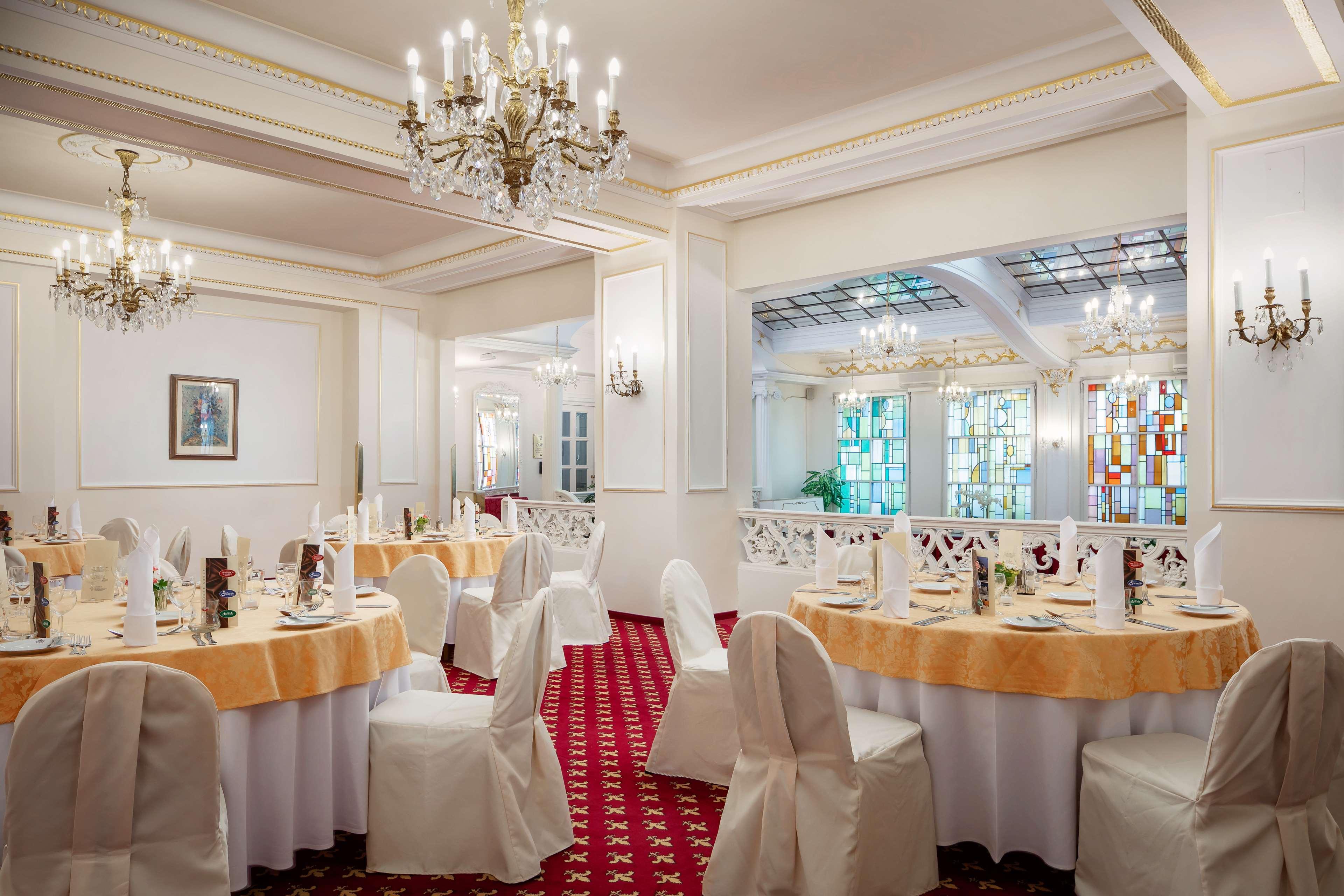 Ambassador Zlata Husa Прага Екстер'єр фото The restaurant
