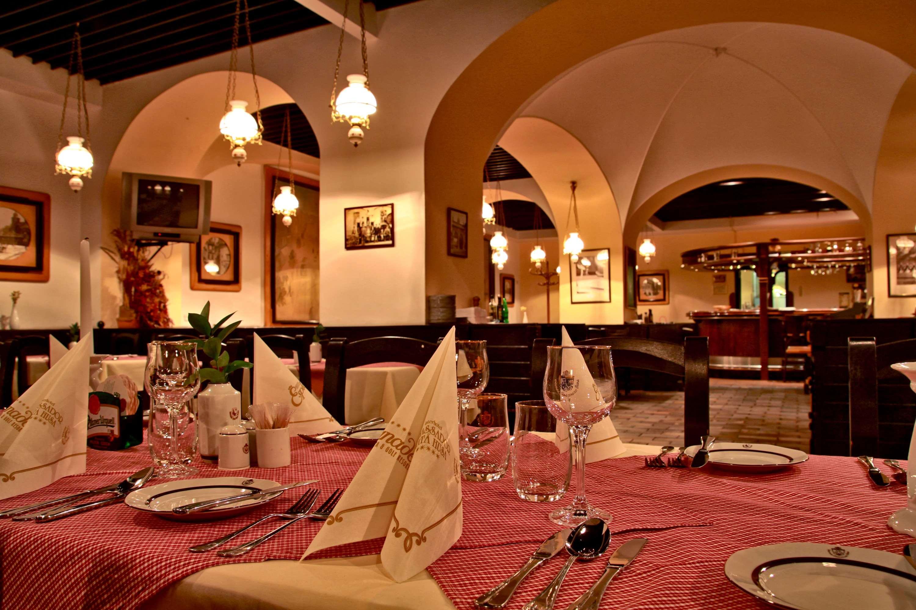 Ambassador Zlata Husa Прага Екстер'єр фото Restaurant interior