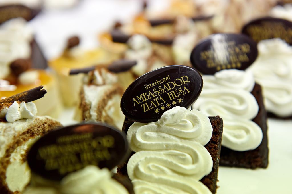Ambassador Zlata Husa Прага Екстер'єр фото Desserts at the hotel