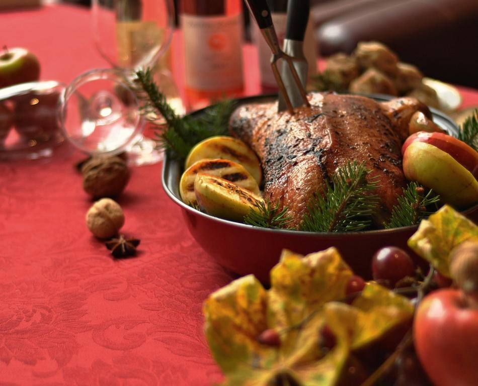 Ambassador Zlata Husa Прага Екстер'єр фото A Christmas goose