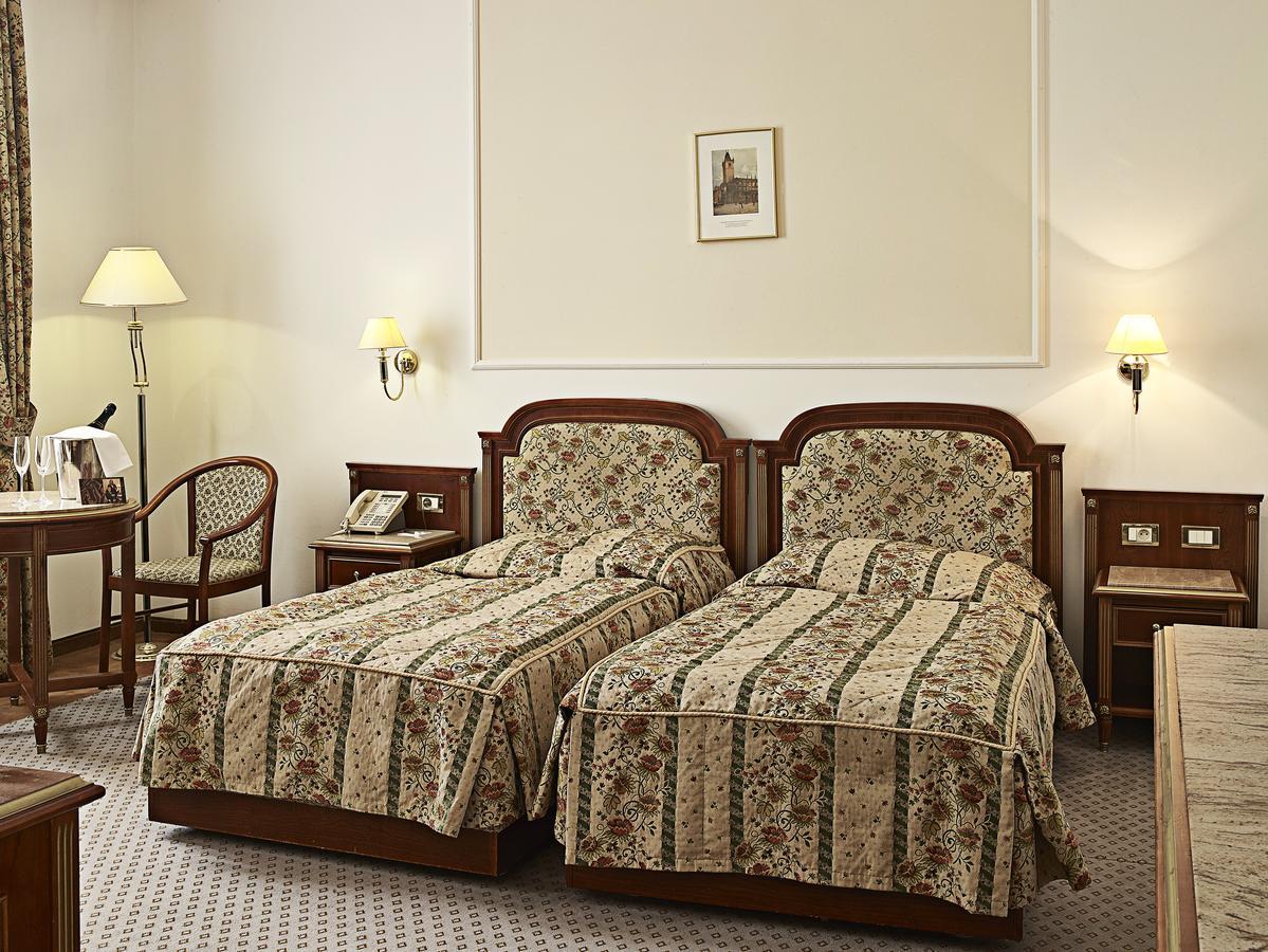 Ambassador Zlata Husa Прага Екстер'єр фото A room at the hotel