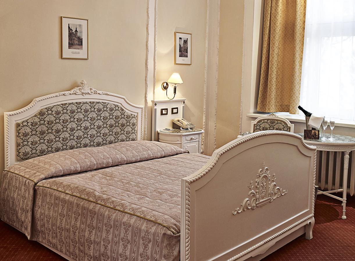 Ambassador Zlata Husa Прага Екстер'єр фото A bedroom