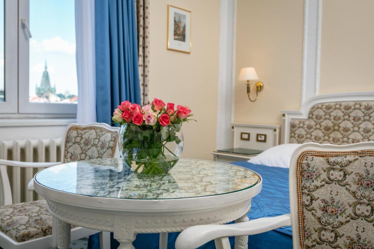 Ambassador Zlata Husa Прага Екстер'єр фото A room at the hotel
